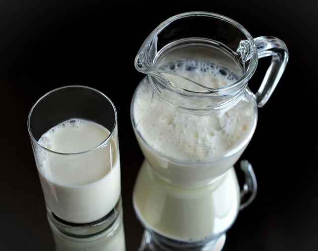 milch-solltest-du-nicht-in-der-kuehlschranktuer-lage-cc0-pixabay-congerdesign-230720_download Milch solltest du nicht in der Kühlschranktür lagern.