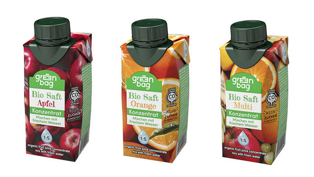 saftkonzentrat-mischen-green-bag2-220427-640x360 Ein kleines Start-up macht es vor, der Saftriese folgt dem guten Beispiel.