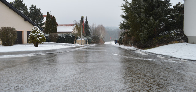 If there is black ice: How to avoid falls (Photo: CC0 / Pixabay / Markus60138) If there is black ice: How to avoid falls