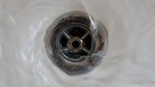abfluss-stinkt-cc0-pixabay-semevent-180308 Abfluss stinkt