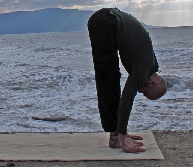 obwohl-du-dich-vorbeugst-sollte-dein-brustraum-ge-pascal-thiele-utopiade-181217_download Obwohl du dich vorbeugst, sollte dein Brustraum geweitet sein.