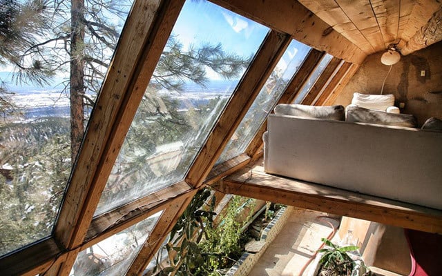 earthship-interior30-x-jenny-parkins-170127-1280x800-640x400 Earthships