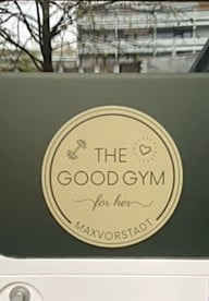 the-goog-gym-tuer-lr-utopia-221212-500x720-2 The Good Gym ist ein Fitnessstudio mitten in München