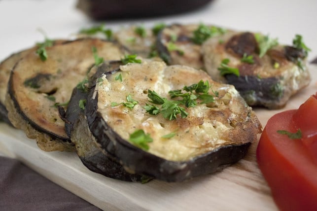 panierte-aubergine-kannst-du-auch-auf-dem-grill-ma-cc0-pixabay-elodiv-240620_download Panierte Aubergine kannst du auch auf dem Grill machen.