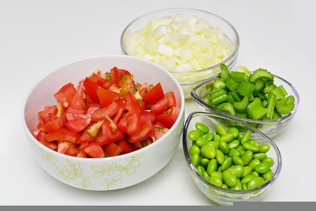 You can easily modify the edamame salad with additional ingredients.