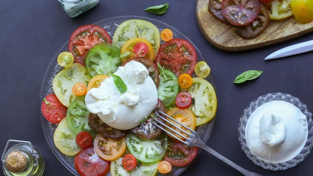 burrata-mozzarella-cc0-pixabay-blandinejoannic-240809 Burrata mozzarella