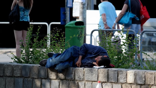 bei-hitze-obdachlosen-helfen-cc0--pixabay--krasznaivmagdolna-250814 bei Hitze Obdachlosen helfen