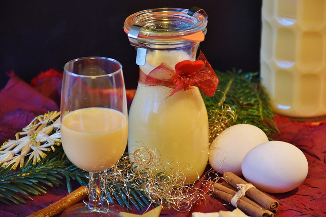 nicht-nur-an-weihnachten-schmeckt-eierlikoer-super-cc0-pixabay-ritae-180713_download Nicht nur zu Ostern, auch an Weihnachten schmeckt Eierlikör super.