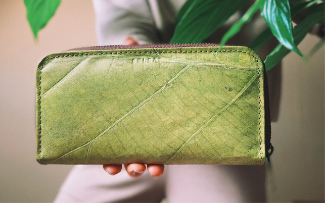 PortemonnaieBeleaf-ku-Avocadostore-231127 Veganes Geschenk: Portemonnaie aus Blattleder