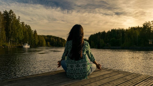 meditationssitz-cc0-pixabay-leninscape-221206 meditationssitz