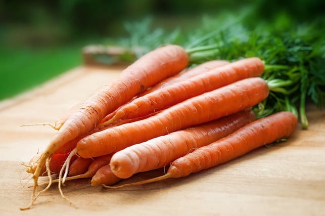 karotten-sind-gesund-lecker-und-vielseitig-cc0-pixabay-pexels-180816_download Durch seine Hauptzutat wird veganer Karottenkuchen besonders saftig und lecker.
