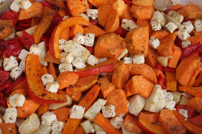gebratener-kuerbis-aus-dem-ofen-harmoniert-mit-feta-cc0-pixabay-mariekekoene-201108_download Gebratener Kürbis aus dem Ofen harmoniert mit Feta.