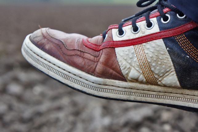 verschmutzte-schuhe-solltest-du-waschen-je-nach-cc0-pixabay-zauberin-231112_download Verschmutzte Schuhe solltest du waschen - je nach Modell auch in der Waschmaschine.