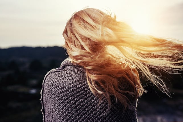 eine-kur-mit-hagebuttenoel-tut-den-haaren-gut-cc0-pixabay-free-photos-180921_download Eine Kur mit Hagebuttenöl tut den Haaren gut.