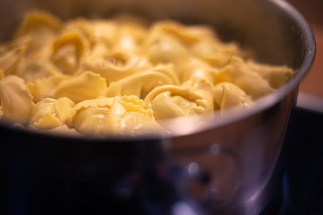 vegetarischer-tortelliniauflauf-ist-ein-schnelles-cc0-pixabay-scratsmacker-240315_download-1 Vegetarischer Tortelliniauflauf ist ein schnelles Gericht.