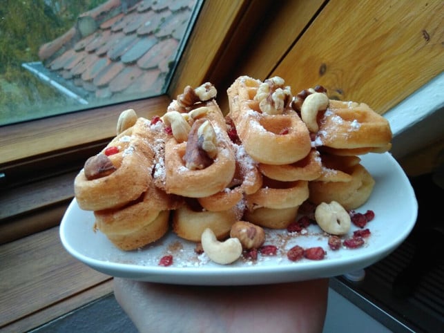 vegane-waffeln-sind-vielfaeltig-und-schmecken-super-utopia-inke-klabunde-171112_download Für vegane Waffeln braucht du keine ausgefallenen Zutaten.
