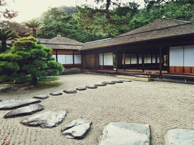 ein-simples-leben-mit-weniger-dingen-ist-meist-ein-cc0-pixabay-franckinjapan-181022_download Ein simples Leben mit weniger Dingen ist der Grundsatz des fünften Yamas.