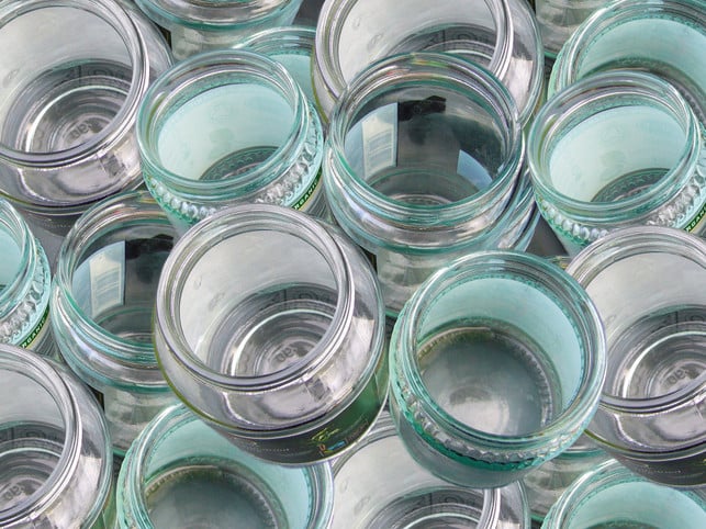 schraubglaeser-und--flaschen-duerfen-in-die-spuelmasc-cc0--pixabay--shirley810-250806_download Schraubgläser und -flaschen dürfen in die Spülmaschine – aber am besten befreist du sie vorher von Etiketten.