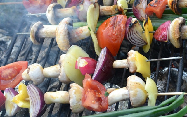 So grillst du nachhaltig Zwiebeln nachhaltig grillen