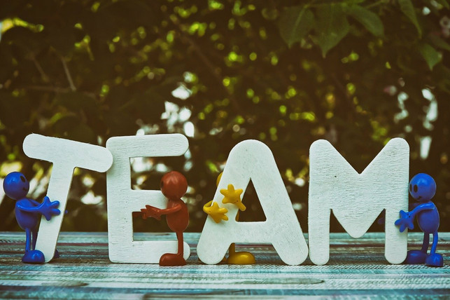 es-braucht-unterstuetzung-und-die-zusammenarbeit-vo-cc0-pixabay-alexas_fotos-211110_download Es braucht Unterstützung und die Zusammenarbeit von vielen Leuten, damit ein Projekt Wirklichkeit wird.