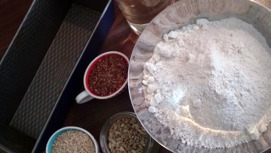 brot-backen-u-161107-1280x600 Brot backen kann jeder: mit unserem einfachen Brot Rezept gelingt es