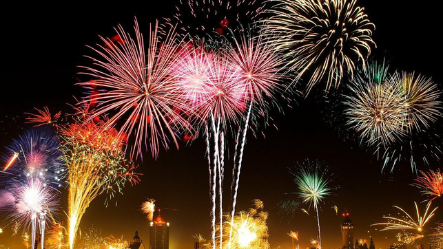 "Rhein in Flammen": Feuerwerksfestivals wegen Brandgefahr in der Kritik feuerwerk rhein in flammen waldbrandgefahr