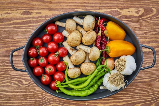 informiere-dich-wie-du-dich-ausgewogen-und-gesund-cc0-pixabay-engin_akyurt-210906_download Informiere dich, wie du dich ausgewogen und gesund vegan ernähren kannst, bevor du Freeganer:in wirst.