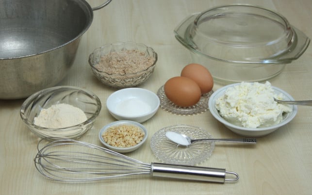 der-proteinkuchen-enthaelt-vier-unterschiedliche-ho-maria-hohenthalutopia-200629_download Der Proteinkuchen enthält vier unterschiedliche hochwertige Eiweißquellen.