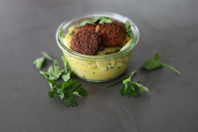 statt-kartoffelsalat-einzufrieren-kannst-du-ihn-i-cc0-pixabay-tomwieden-220614_download Statt Kartoffelsalat einzufrieren, kannst du ihn in kleinen Portionen an die Nachbarn weitergeben.