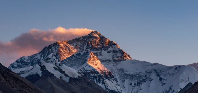 Mount Everest: Bergsteiger:innen müssen bald ihren Kot heruntertragen