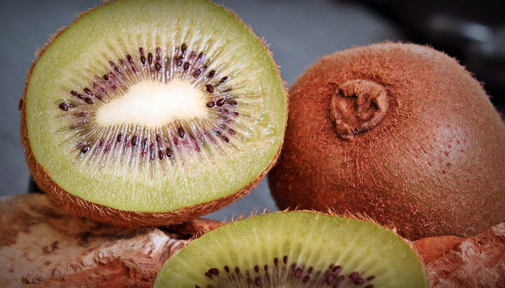 Kiwi pflanzen: An diesen Standorten klappt's - Utopia.de