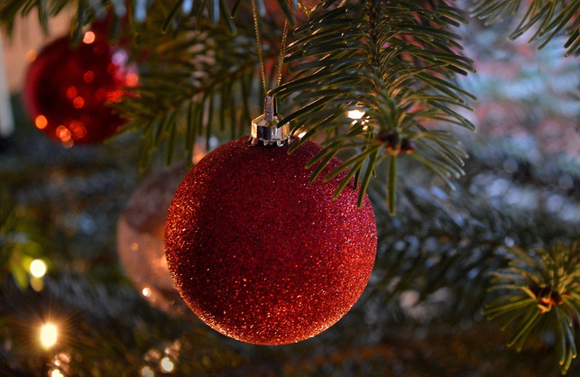 kaputte-weihnachtskugeln-entsorgst-du-im-restmuell-cc0-pixabay-neelam279-221220_download Kaputte Weihnachtskugeln entsorgst du im Restmüll.