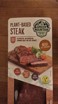 das-steak-von-the-green-mountain-hat-eine-realisti-grischa-beuerle-utopia-220204_download Das Steak von The Green Mountain hat eine realistische Konsistenz.