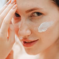 wer-auf-naturkosmetik-siegel-setzt-bekommt-zumind-cc0-pixabay-hitesh_ahuja-240722_download Wer auf Naturkosmetik-Siegel setzt, bekommt zumindest ein Produkt, das höhere Standards verfolgt.