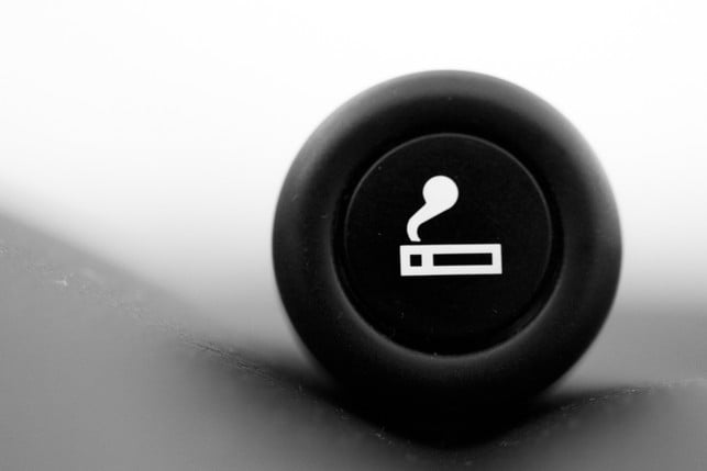 mit-einem-zigarettenanzuender-kannst-du-dein-handy-cc0-pixabay-inproperstyle-250403_download Mit einem Zigarettenanzünder kannst du dein Handy im Auto laden.