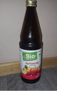 ein-schuss-apfelessig-im-fussbad-verhindert-dass-s-eva-nitsch-utopia-180125_download Ein Schuss Apfelessig im Fußbad verhindert, dass sich die Pilze ausbreiten.