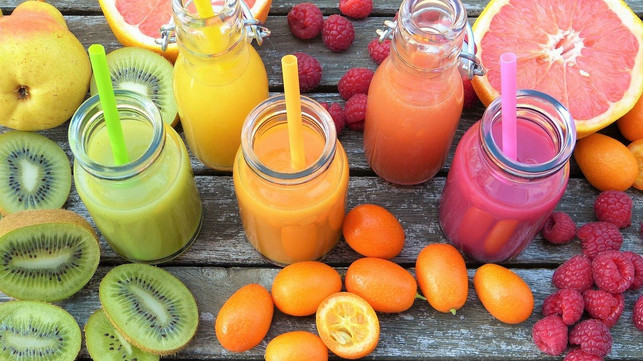 saefte-und-smoothies-sind-nicht-nur-erfrischend-si-cc0-pixabay-silviarita-210825_download Säfte und Smoothies sind nicht nur erfrischend, sie bringen auch Farbe auf den Tisch.