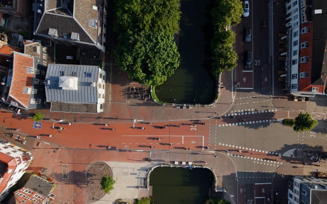 fahrradstrasse-utrecht-ingwar-perowanowitsch Die niederländische Stadt Utrecht investierte in Fahrradstraßen.
