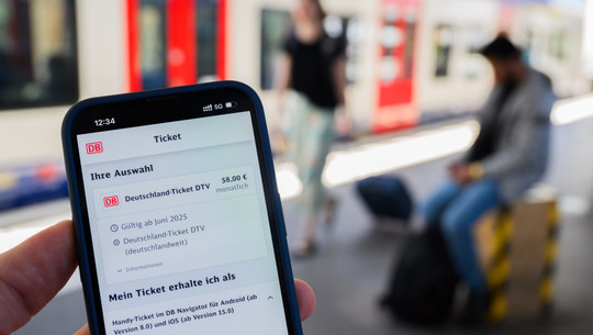 deutschlandticket-db-Julian-Stratenschulte-dpa-250616 Deutschlandticket für Juni 2025