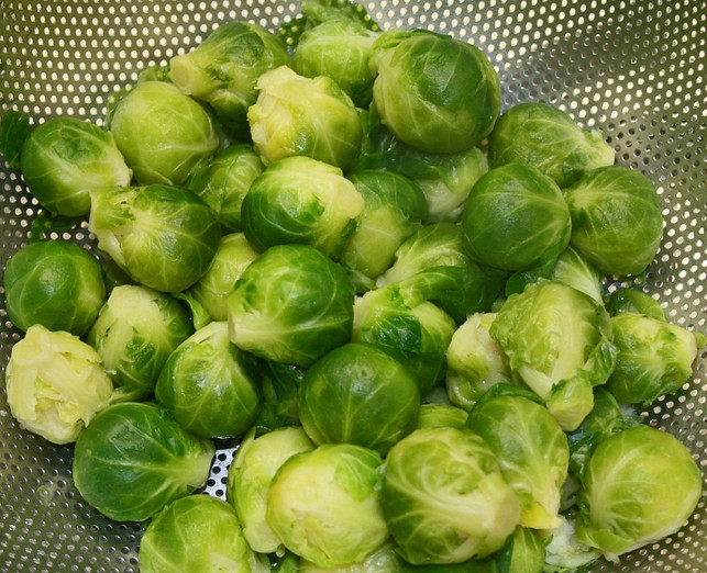 beim-wuerzen-von-rosenkohl-kannst-du-kreativ-werden-cc0-pixabay-lebensmittelfotos-241219_download Beim Würzen von Rosenkohl kannst du kreativ werden.