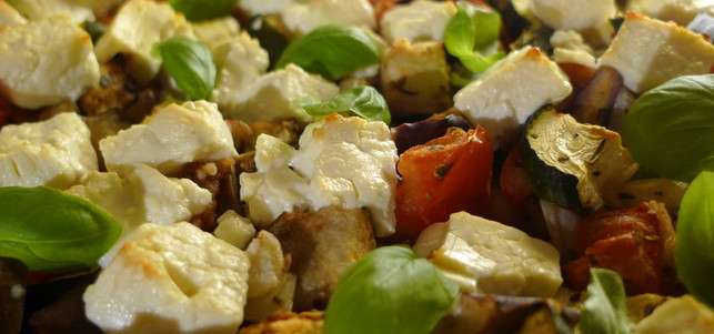 low-carb-gemuese-u-silke-neumann-170209-1280x600 Low-Carb-Rezept am Mittag: mediterraner Grillkäseauflauf