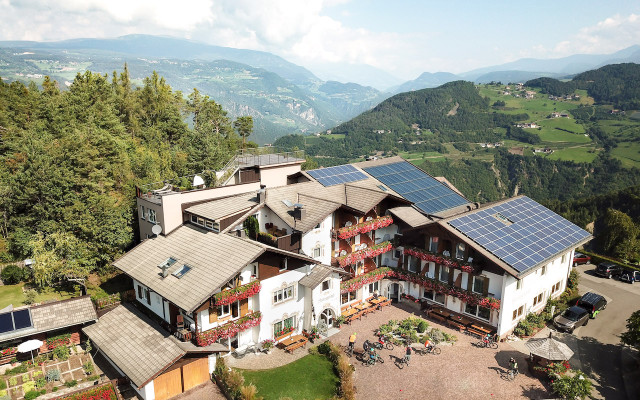 Aktive Auszeit im BIO Hotel in den Dolomiten Aktive Auszeit im BIO Hotel in den Dolomiten