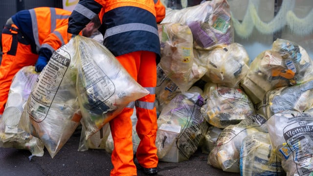 Gelbe Säcke werden eingesammelt Transparente Tüten und ohne Reste: Tipps für die Gelbe Tonne