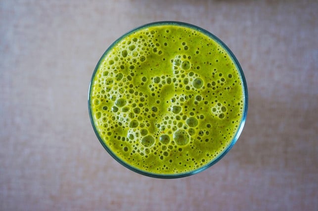 mit-einem-gruenen-smoothie-wird-dein-osterbrunch-vi-cc0-pixabay-anasegota-190404_download Mit einem grünen Smoothie wird dein Osterbrunch vielseitig.