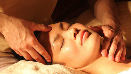 kopfmassage-cc0-pixabay-kaimiano-211221 kopfmassage