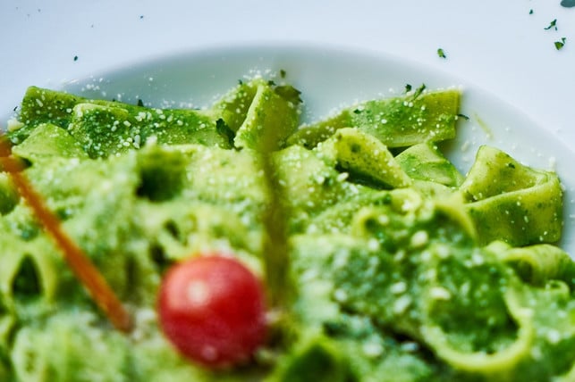 koriander-pesto-passt-zum-beispiel-gut-zu-pasta-un-cc0-pixabay-engin_akyurt-200127_download Koriander-Pesto passt zum Beispiel gut zu Pasta und Tomaten.