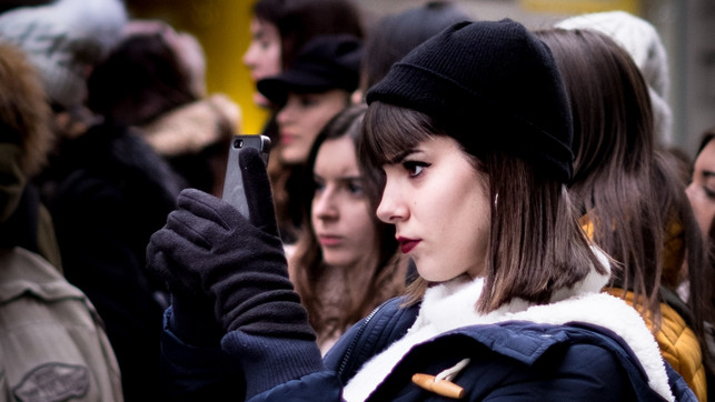 wv-medienkompetenz-unsplash-chris-zhang-030720-1280x720-1-1 Medienkompetenz: So hast du dein Handy im Griff und nicht dein Handy dich