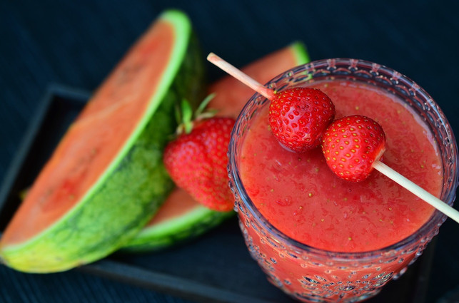die-schale-von-wassermelonen-kannst-du-in-smoothie-cc0-pixabay-congerdesign-220715_download Die Schale von Wassermelonen kannst du in Smoothies verwerten.