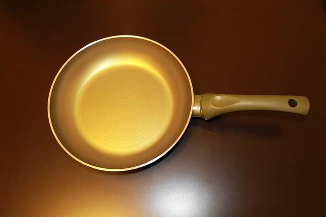 hochwertige-pfannen-haben-eine-woelbung-nach-innen-cc0-pixabay-svyatoslav-231227_download Hochwertige Pfannen haben eine Wölbung nach innen.