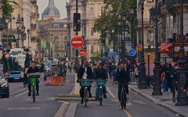 Kolumne: Ingwar Perowanowitschs Radreise führt über Paris Kolumne: Ingwar Perowanowitschs Radreise führt über Paris